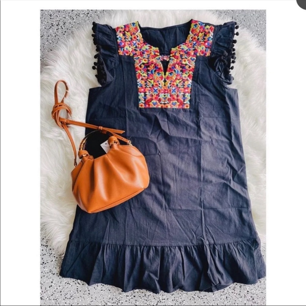 Embroidered dress - Picture 2 of 2